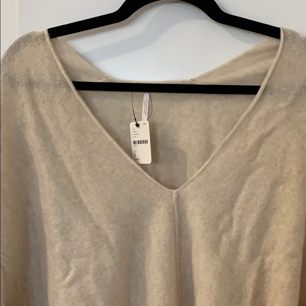 Free People, cozy never worn sweater! - Picture 2 of 3